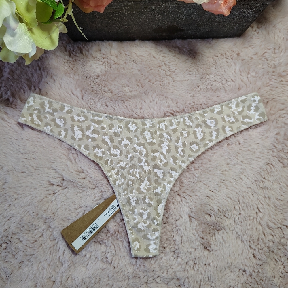Skims Light Weight Cotton Thong Small